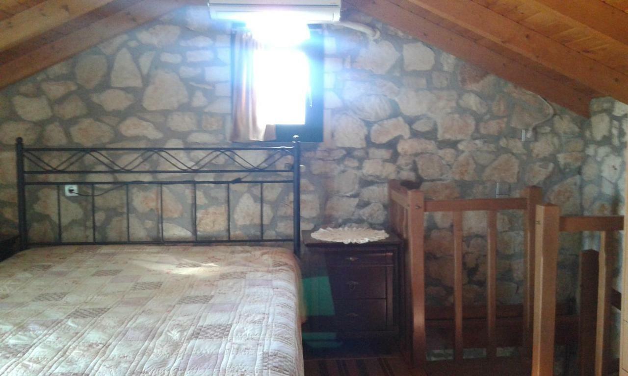 Pouláta The Stone House-Zacharatos Nikolaosヴィラ エクステリア 写真